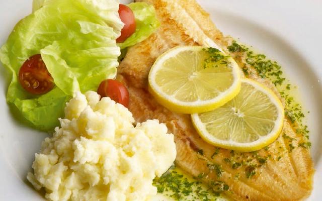 Sole meunière met boontjes en peterselie