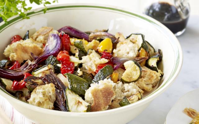 Panzanella (Italiaanse broodsalade)