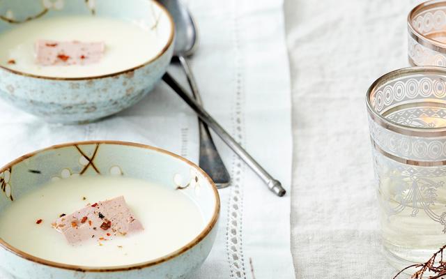 Pastinaakvelouté met zoethout en foie gras
