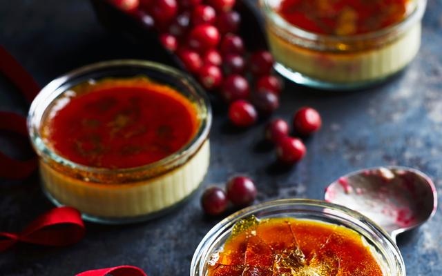 Crème brûlée met veenbessen