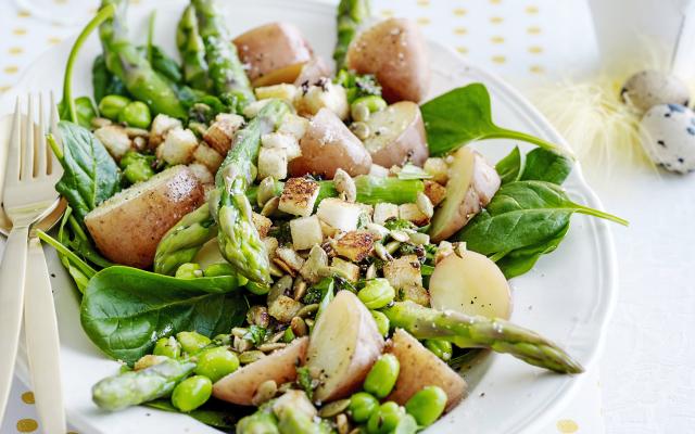 Salade met groene asperges