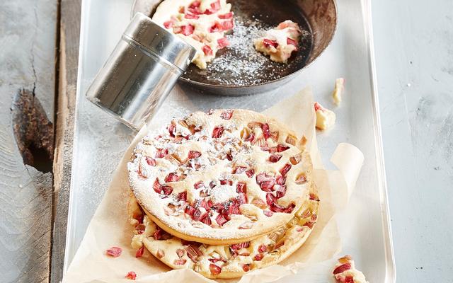 Rabarberpannenkoek met poedersuiker