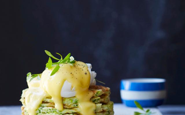 Courgettewafels met gepocheerd ei en hollandaisesaus 