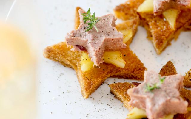 Peperkoektorentje met gebakken appeltje en wildpaté