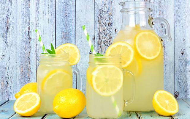 Zelfgemaakte limonade