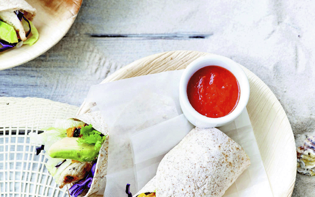 Boekweitwrap met kip, avocado en gegrilde maïs