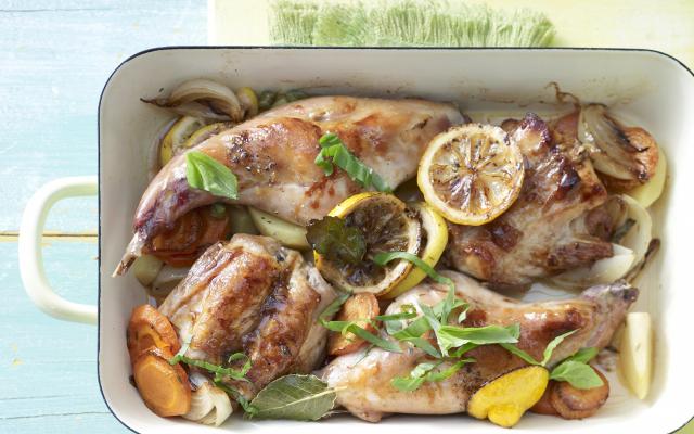Lapin d’été aux pommes de terre et au citron