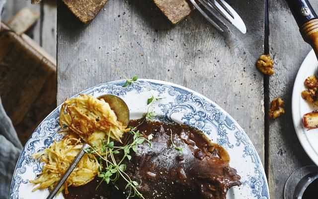 Hazenrug met chocolade, gekaramelliseerde spruitjes en rösti