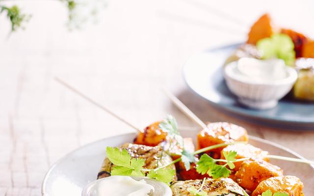 Courgette-kippengehaktpakketjes met zoeteaardappelsatés