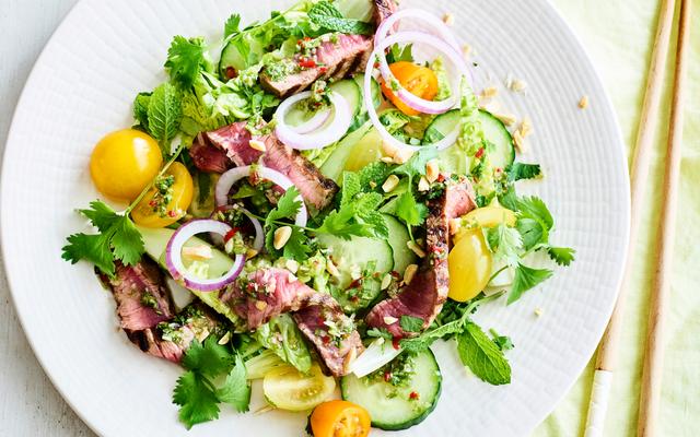 Thaïse salade met steak