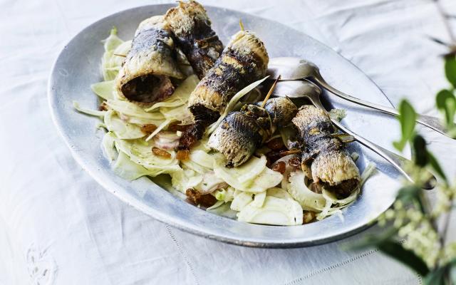 Sardines farcies, salade aigre-doux, fenouil et raisins