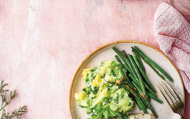 Aiglefin en croûte, purée et salade de haricots