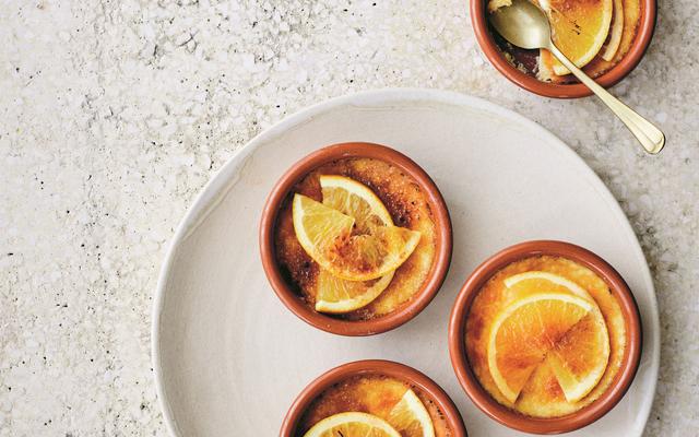 Crème brûlée met sinaasappel en rozemarijn