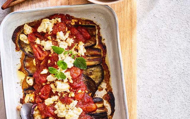 Gegratineerde aubergines met feta en lamsköfte