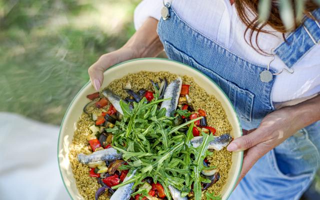 Quinoa met geroosterde groenten en sardientjes