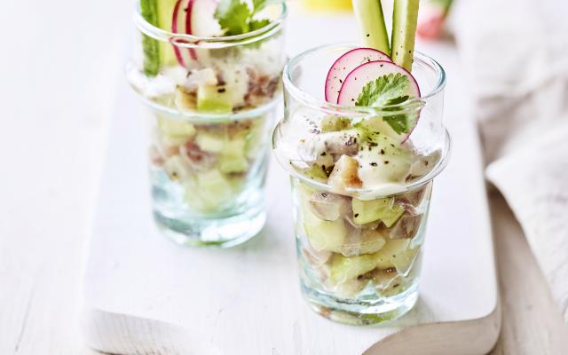Tartaar van maatjes met appel, komkommer en wasabi