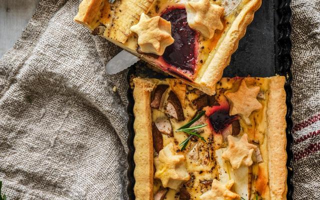 Quiche met rode biet, pastinaak, peer en comté