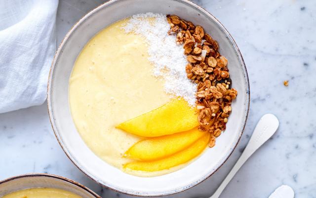 Smoothie bowl tropical