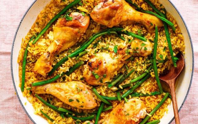 Paella valenciana met volkorenzilvervliesrijst, kip en prinsessenboontjes