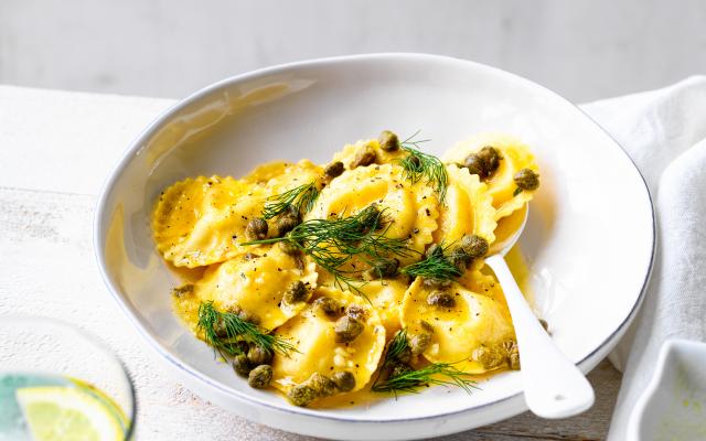 Ravioli met kappertjes en knoflookboter