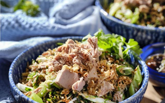 Notenrijstsalade met tonijn en venkel