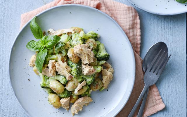 Gnocchi met broccoli en zalm