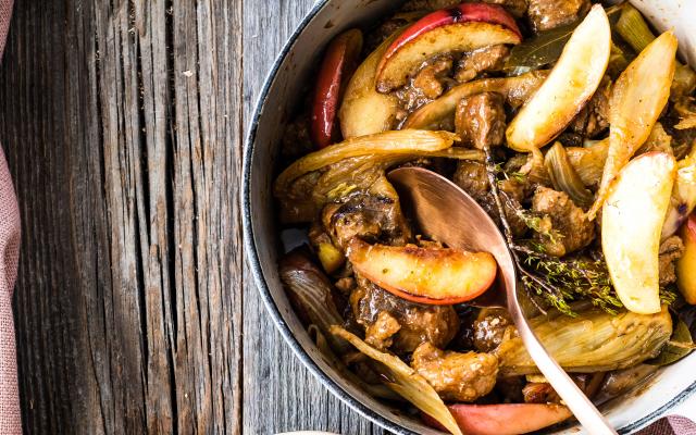 Stoofpotje van varkensvlees, appel venkel en appelcider