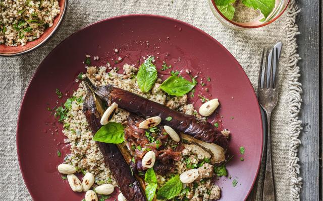 Gepofte aubergine met couscous en veggie gehakt