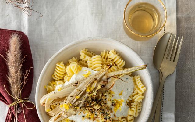 Pasta met ricottasaus, geroosterde venkel en krokant broodkruim