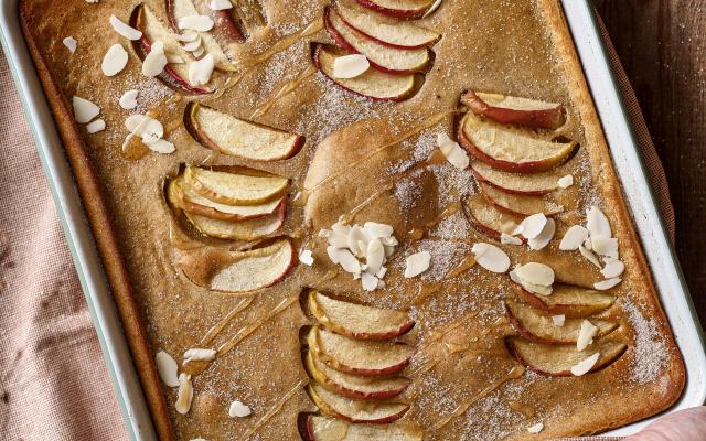 Ovenpannenkoek met kaneel en appel