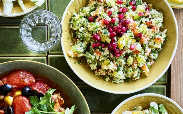 Kiptajine met venkel-sinaasappelsalade en couscous