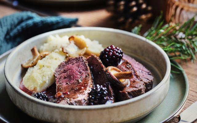 Hertenfilet met braambessensaus