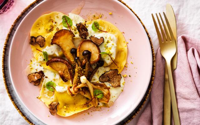 Ravioli met boschampignons, pistacheroomsaus en truffel