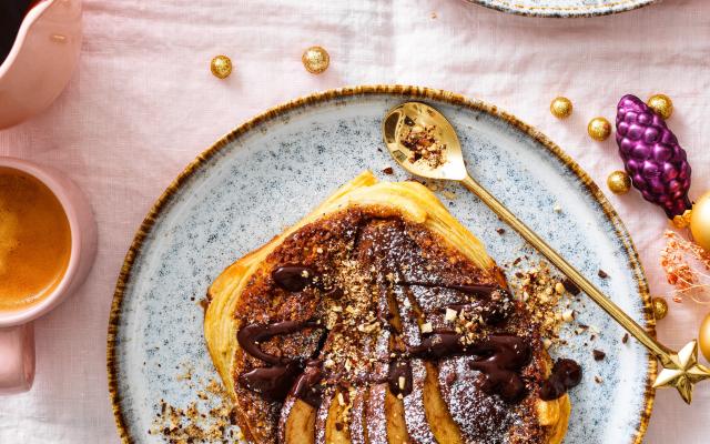 Frangipane van hazelnoot met peer, chocolade en crumble