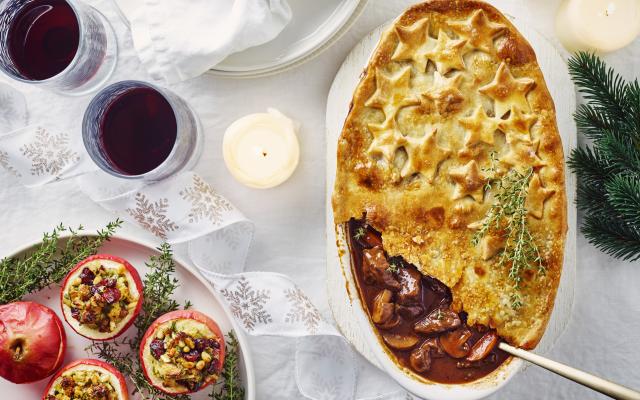 Hertenstoofpotje met gevulde appeltjes