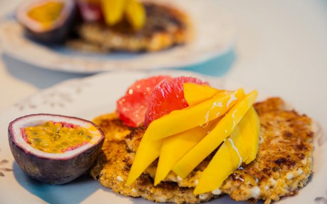 Cottage cheese pannenkoekjes met seizoensfruit