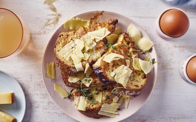 Hartig verloren brood met oude kaas