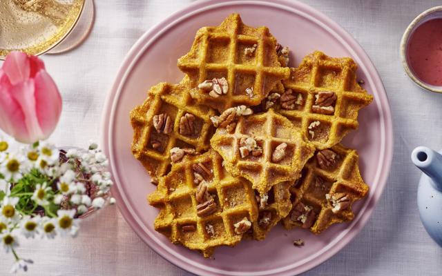 Wafeltjes van zoete aardappel met pecannoten