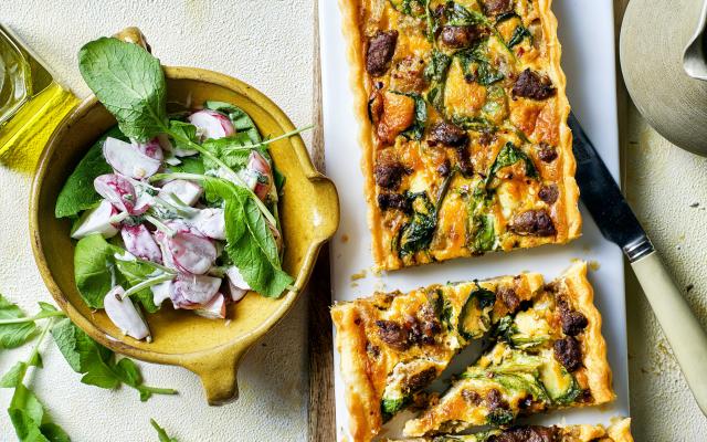 Quiche met lamsgehakt en koolrabi + radijsslaatje met munt