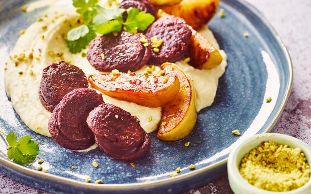 Zwarte pens met knolselderpuree en gekaramelliseerde appeltjes