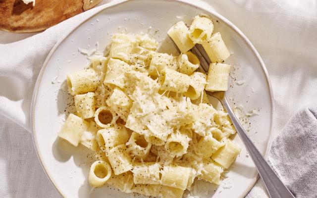 Rigatonis cacio e pepe