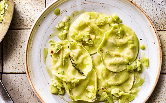 Raviolis aux poireaux et huile au citron