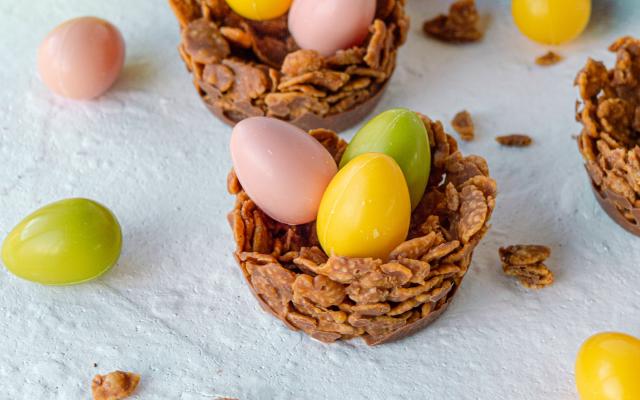 Paasnestjes met chocolade