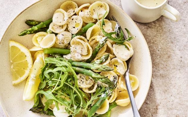Orecchiette met groene asperges en citroensaus