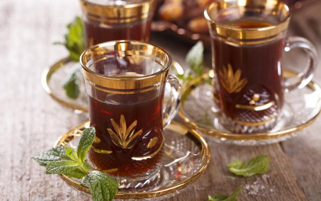 Le vrai thé à la menthe fraîche