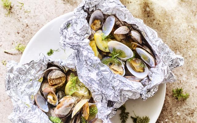 Snelle papillot met schelpjes op de barbecue