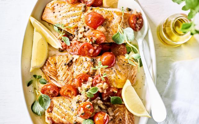 Gemarineerde zalmfilets met kerstomatensalsa