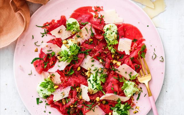 Rundercarpaccio met kruidenmayonaise