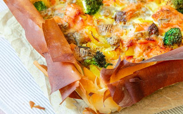 Quiche met gerookte zalm en broccoli