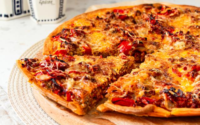 Quiche bolognese met zongedroogde tomaatjes